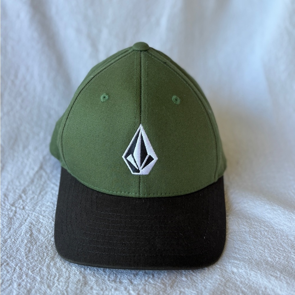 Volcom boys youth flex fit hat green